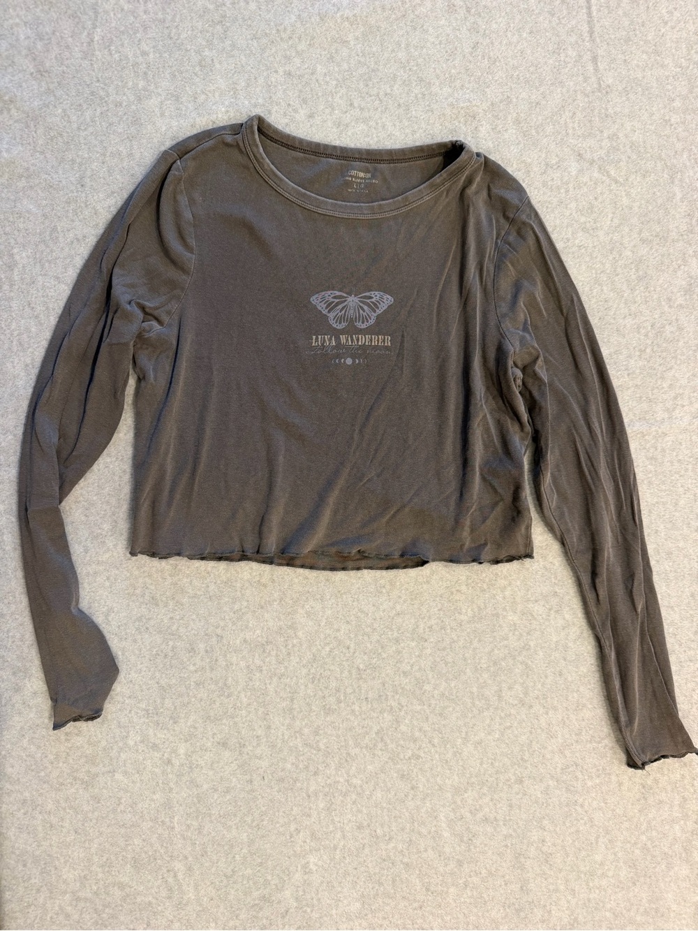 Cotton On Women’s Gray Cropped Long Sleeve Crew Neck Butterfly Graphic Tee L